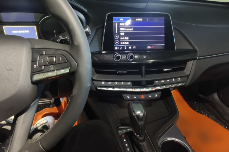 凯迪拉克CT4 2023款 28T 豪华型中控内饰12