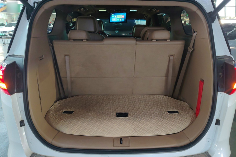 别克GL8 2017款 ES 28T 豪华型 国V机舱底盘23