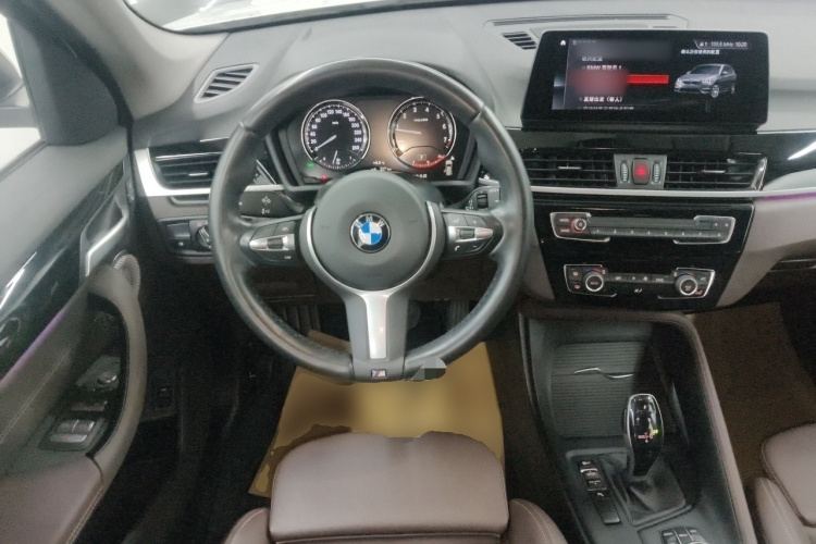 宝马X1 2022款 sDrive25Li 领先型中控内饰13