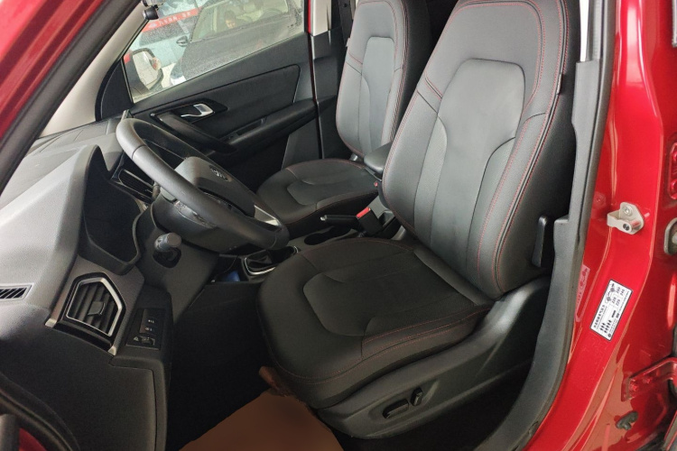 一汽 森雅R7 2016款 1.6L 手动尊贵型中控内饰19