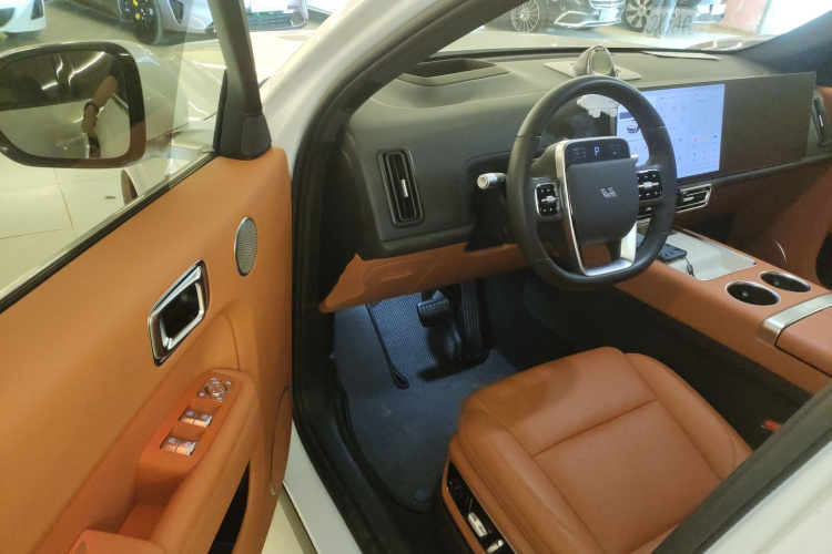 理想汽车 理想L7 2023款 Air中控内饰20