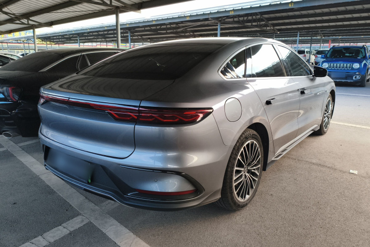 比亚迪 汉 2022款 DM-i 121KM 尊荣型车身外观7