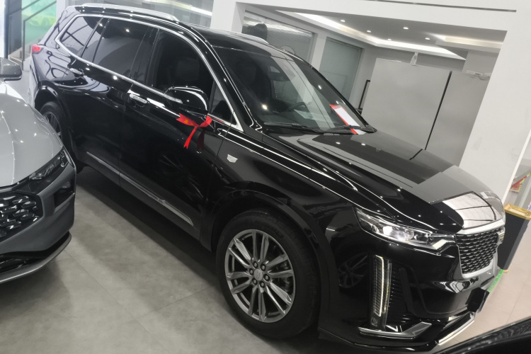 凯迪拉克XT6 2022款 2.0T 六座两驱豪华型车身外观3