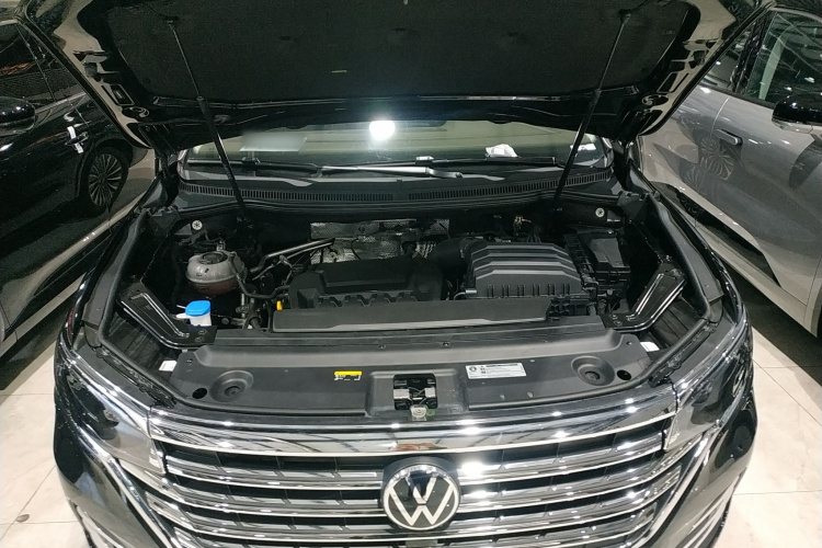 大众 威然 2024款 380TSI 尊贵版机舱底盘24