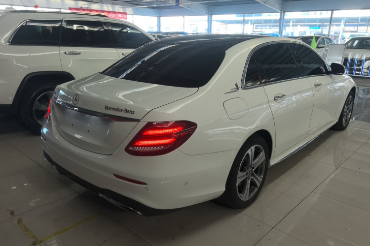 奔驰E级 2019款 E 260 L 运动型车身外观6005