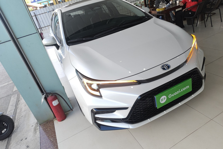 丰田 雷凌 2023款 智能电混双擎 1.8L 运动版车身外观3