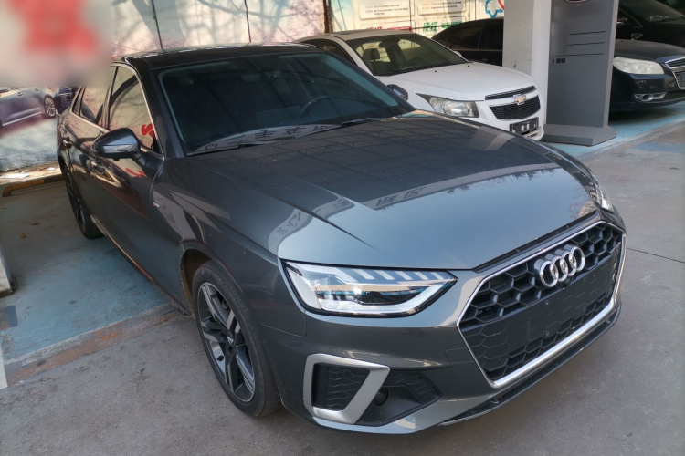 奥迪A4L 2020款 40 TFSI 豪华动感型车身外观3