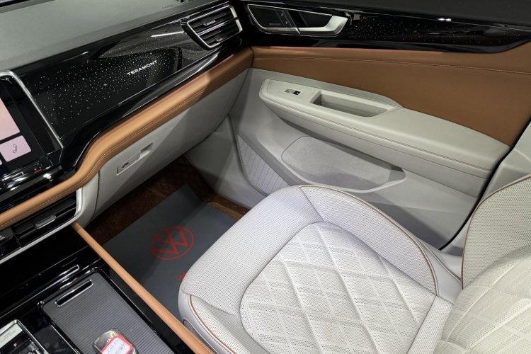 大众 途昂 2022款 530 V6 四驱尊崇旗舰版中控内饰7006