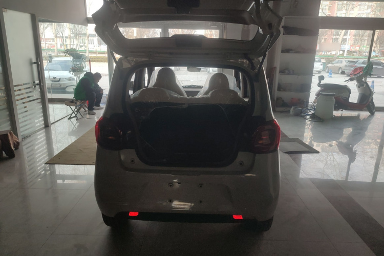 五菱汽车 宏光MINIEV 2025款 四门版 进阶款机舱底盘23