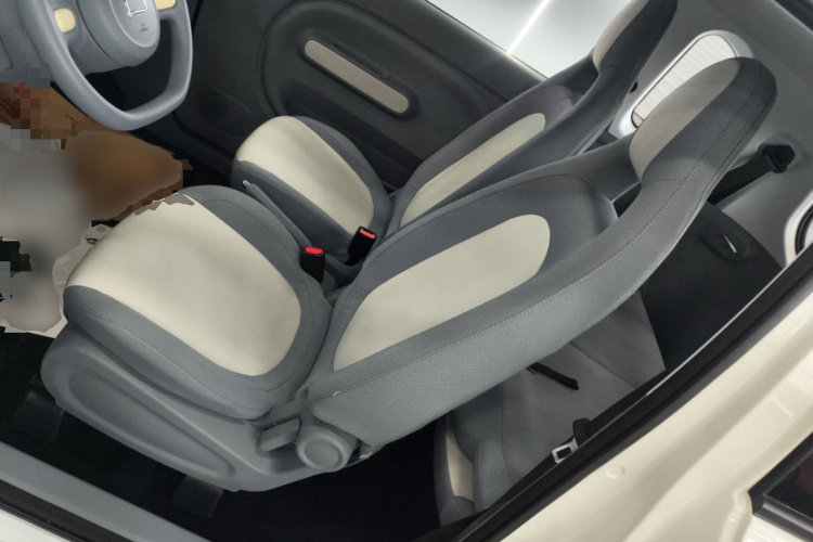 奔腾小马 2025款 222km 闪电马中控内饰19