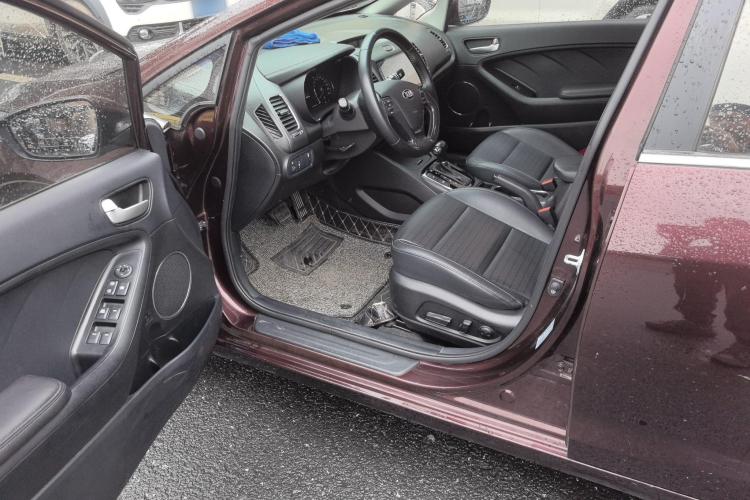 起亚K3 2017款  1.6L 自动15周年特别版GLS中控内饰20