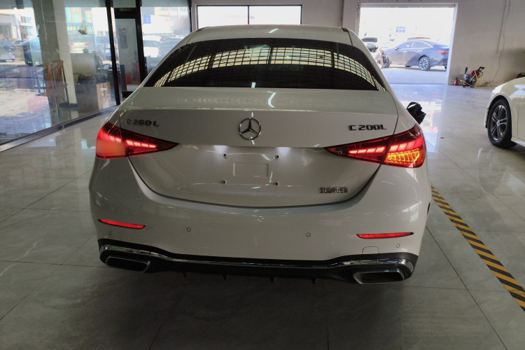 奔驰C级 2023款 C 200 L 运动版车身外观6