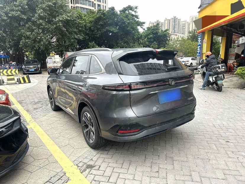 长安CS75 PLUS 2025款 第四代 1.5T 新蓝鲸 智慧尊享型(4)