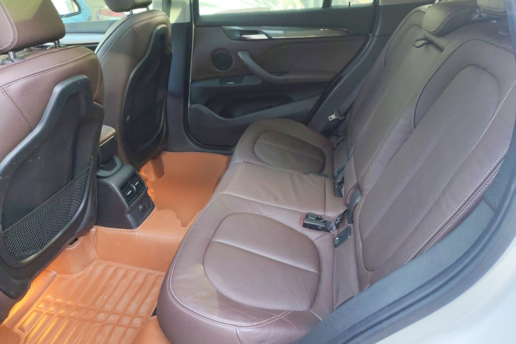 宝马X1 2018款 sDrive18Li 尊享型中控内饰21