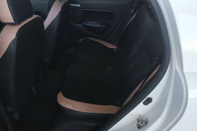 欧拉黑猫 2022款 301km 基础型 三元锂中控内饰21