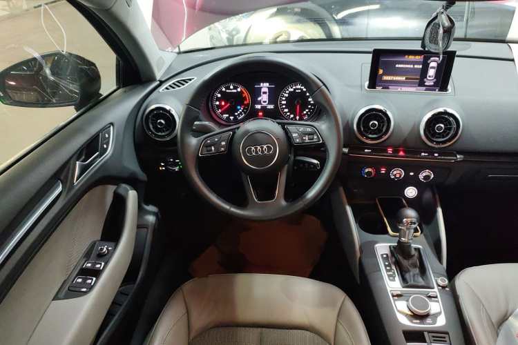 奥迪A3 2019款 Limousine 35 TFSI 时尚型 国VI中控内饰13