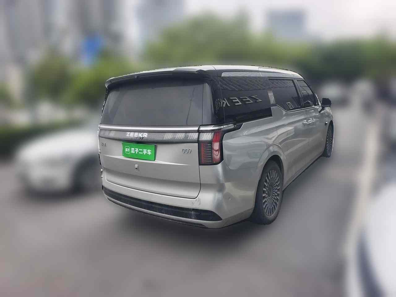 极氪009 2024款 六座行政版四驱 108kWh(5)