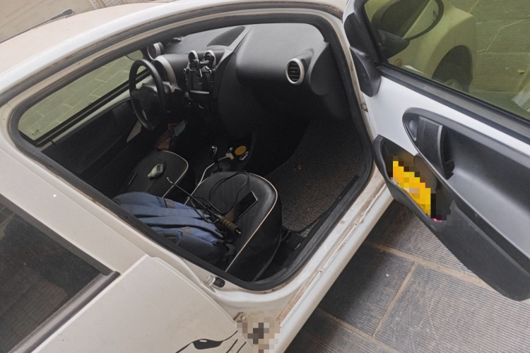 比亚迪F0 2015款 1.0L AMT 铉酷型局部细节9005