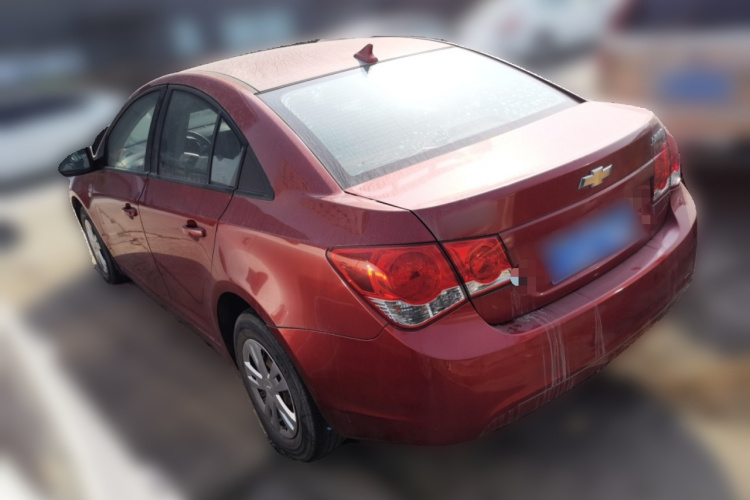 雪佛兰 科鲁兹 2013款 1.6L SL MT车身外观5