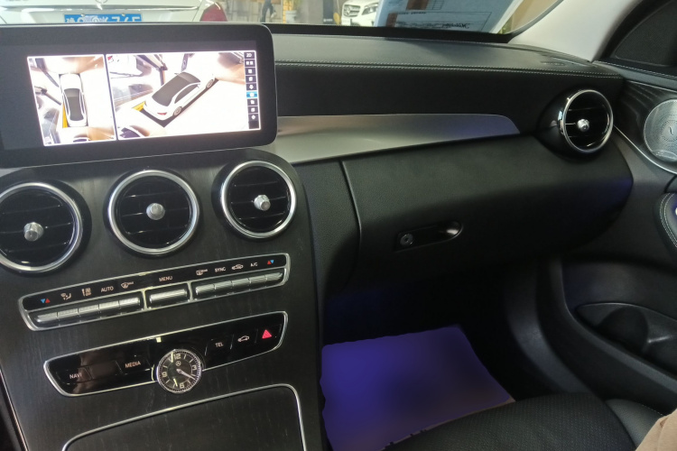 奔驰C级 2021款 C 260 L 运动星耀臻藏版中控内饰12