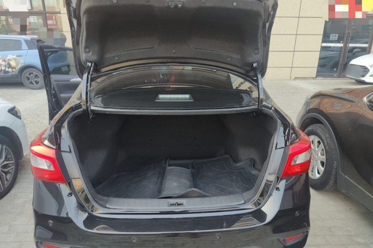 日产 轩逸 2024款 经典 1.6XE CVT舒适版机舱底盘23