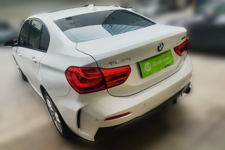 宝马1系 2022款 120i M运动曜夜版车身外观5