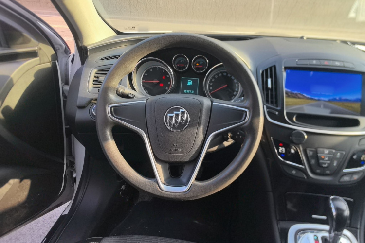 别克 君威 2015款 1.6T 时尚技术型中控内饰13