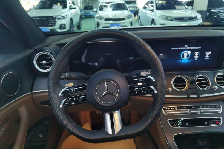 奔驰E级 2023款 改款 E 260 L 运动型局部细节13