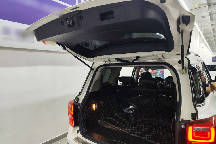 广汽传祺 传祺GS8 2017款 320T 两驱豪华智联版（七座）中控内饰23