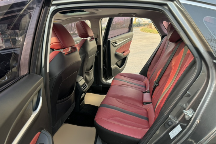 长安 逸动 2021款 PLUS 蓝鲸NE 1.4T GDI DCT尊贵型中控内饰7009