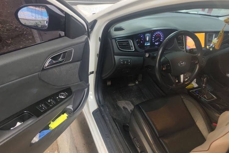 现代 名图 2014款 1.8L 自动尊贵型DLX中控内饰20