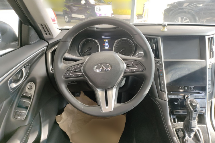 英菲尼迪Q50L 2018款 2.0T 舒适版 国VI中控内饰13