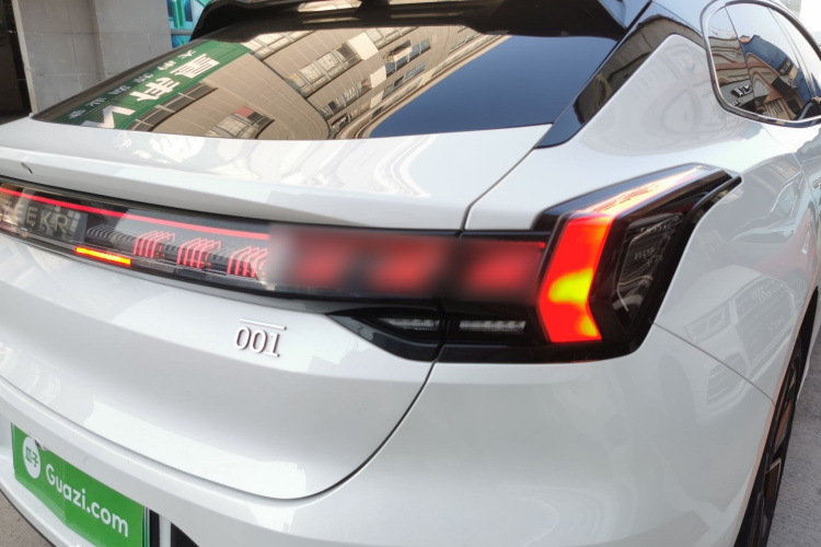 极氪001 2022款 超长续航双电机 YOU版车身外观6006