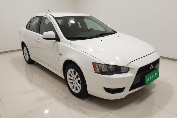 三菱 翼神 2012款 时尚版 1.8L 手动舒适型车身外观3