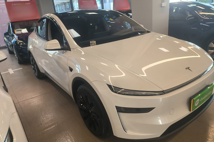 特斯拉 Model Y 2025款 改款 长续航全轮驱动版车身外观3