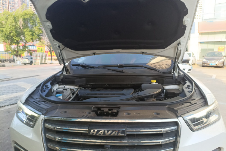 哈弗H6 2020款 2.0GDIT 自动铂金冠军版机舱底盘24