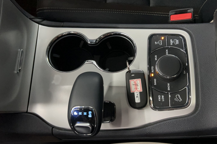 Jeep 大切诺基(进口) 2015款 3.6L 豪华导航版中控内饰7002