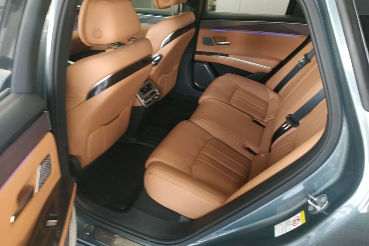 比亚迪 汉L 2025款 DM-p 四驱激光雷达旗舰型中控内饰21