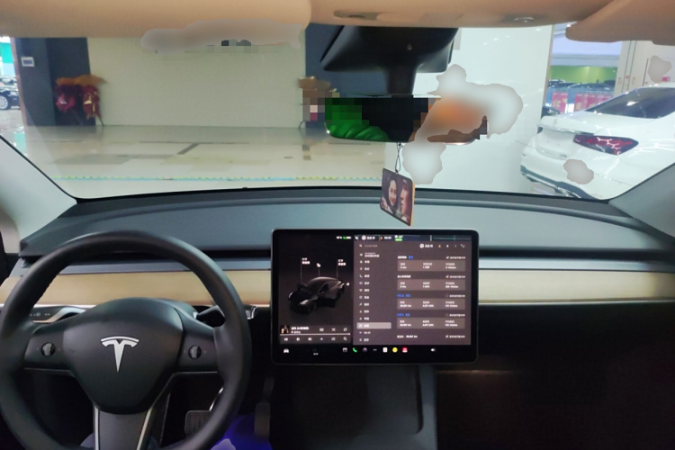 特斯拉 Model Y 2022款 改款 后轮驱动版中控内饰12
