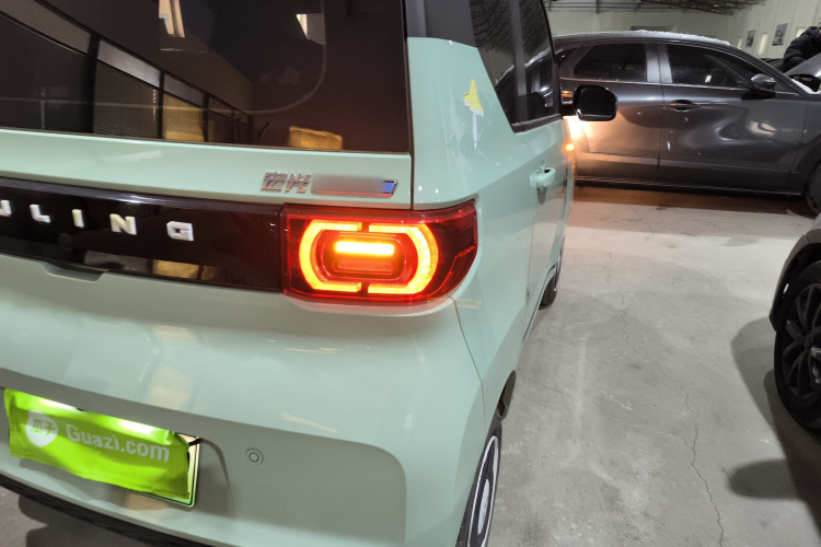 五菱汽车 宏光MINIEV 2022款 马卡龙臻享款 三元锂车身外观9