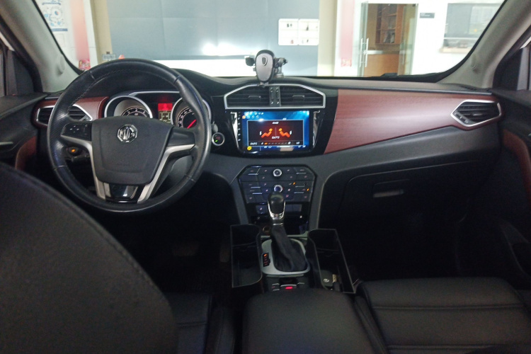 名爵 锐腾 2016款 1.5TGI TST豪华版中控内饰12