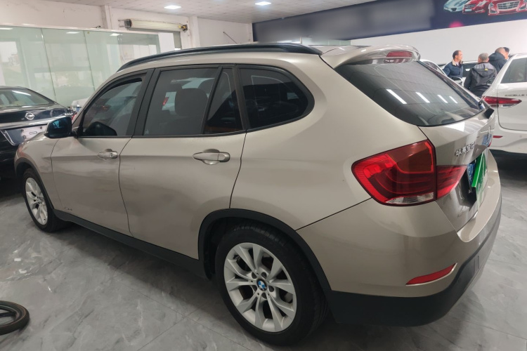 宝马X1 2013款 sDrive18i 时尚型车身外观4