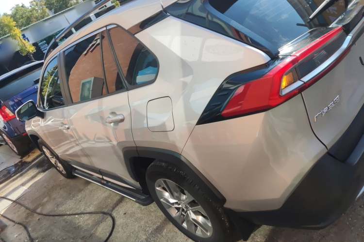 丰田 威兰达 2021款 2.0L CVT四驱豪华版车身外观4