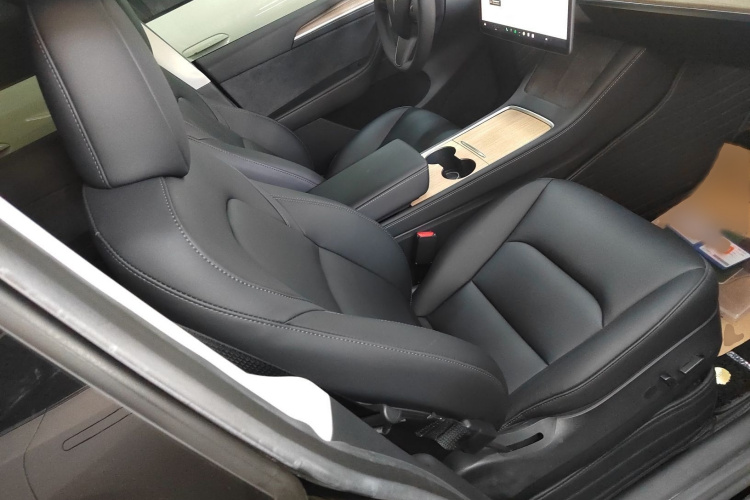 特斯拉 Model Y 2022款 后轮驱动版局部细节41