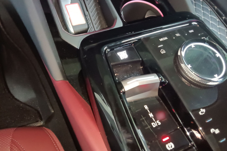 宝马5系 2024款 530Li 领先型 M运动套装局部细节18