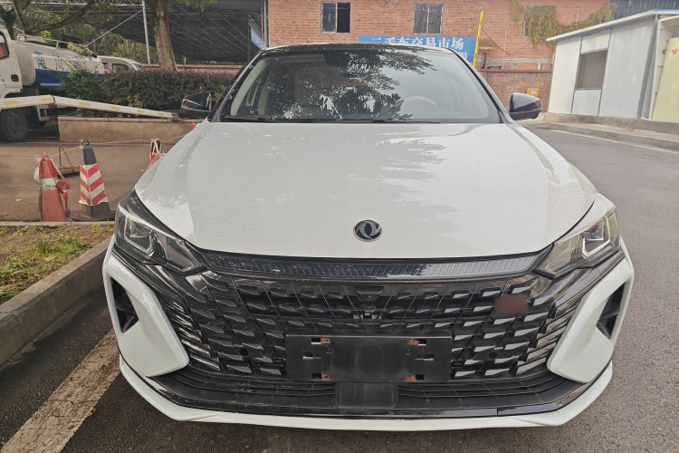 东风风神 奕炫MAX 2023款 1.5T 超酷潮爸版车身外观2