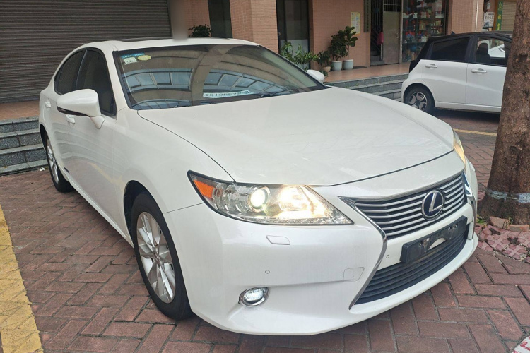 雷克萨斯ES 2013款 300h 精英版车身外观6002