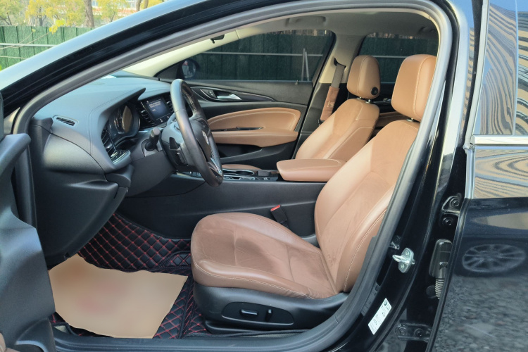 别克 君威 2020款 552T 豪华型中控内饰19