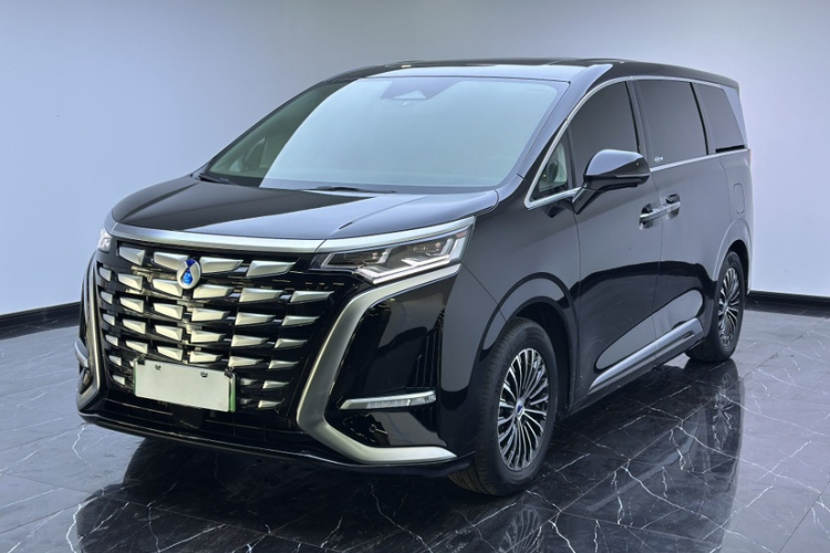 腾势D9 2022款 DM-i 970 四驱尊荣型车身外观1