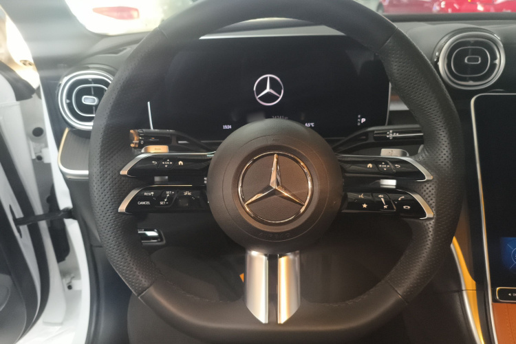 奔驰C级 2024款 改款 C 260 L 运动版中控内饰13